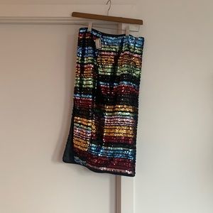 Never worn sequin skirt from Simons - size small